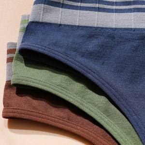 Culottes de sport sans couture respirantes en bleu marine, vert olive et marron