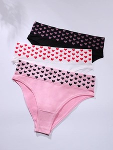 Detailed view of 3-pack high waist seamless heart print cotton panties set