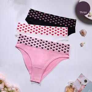 Seamless Women Mid Waist Panties Heart Pattern Breathable Polyamide Pink Black And White Underwear For Teens Valentine Gift
