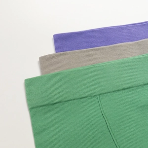 Pack de 3 shorts de yoga taille haute violets, gris et verts avec ceinture sans couture