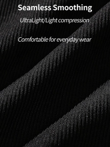 Détail macro du tissu noir rayé sans couture pour robe sculptante lissante