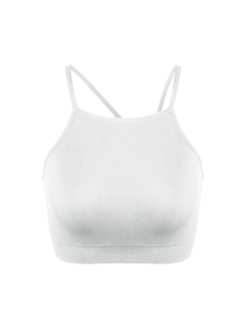 Détail de la brassière blanche côtelée avec ourlet élastique et fines bretelles croisées