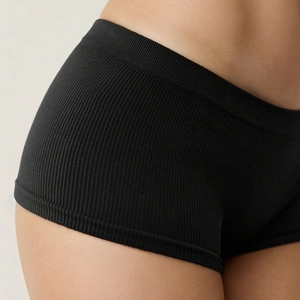Black ribbed high elasticity low waist women's sports boxer shorts with peach hip fit