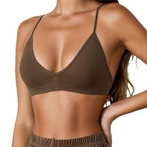 Brassière de sport sans couture marron café côtelée avec fines bretelles et bande large