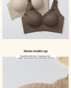 Dettaglio della coppa modello stereo con trama a onde a V e pizzo su reggiseno beige