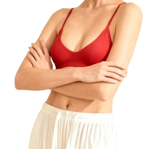 Nahtloser roter dünner Bralette ohne Bügel mit V-Ausschnitt und dünnen Trägern