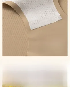 Makro-Detail des atmungsaktiven Netzgewebes der nahtlosen Mid-Rise-Damenunterhose