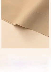 Détail du tissu haute élasticité avec quatre rangées d'agrafes réglables pour la fermeture