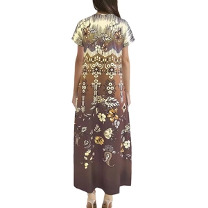 Longue robe ethnique avec col en V, manches courtes et motif dégradé jaune-marron