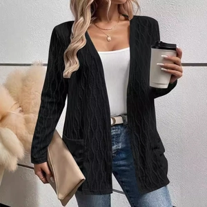 Zwart damesvest met lange mouwen en een getextureerd golfpatroon voor een casual look