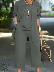 Ensemble trois pièces femme avec cardigan, haut et pantalon large pour tenue décontractée