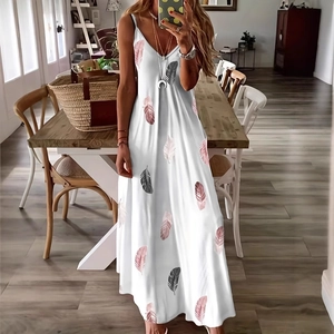 Robe longue d'été pour femmes avec col en V et imprimé plumes sur fond blanc pur