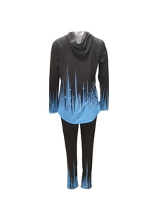 Vista trasera de top con capucha y manga larga y pantalón con gráficos azules
