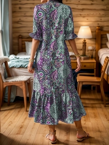 Robe longue bohème col en V avec imprimé paisley violet et menthe et manches volantées