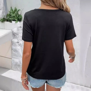T-shirt nera a maniche corte da donna con apertura sulla schiena e vestibilità comoda
