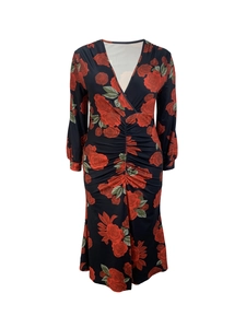 Detail of V-neck long sleeve dress with red rose floral print and ruched waist design