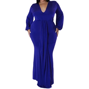 Robe longue élégante à col en V et manches longues bleu royal avec plis à la taille