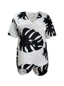 Women's plus size V-neck short sleeve and shorts set with black and white tropical leaf print