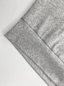 Ensemble de sport 3 pièces en maille gris chiné avec finitions de couture de précision