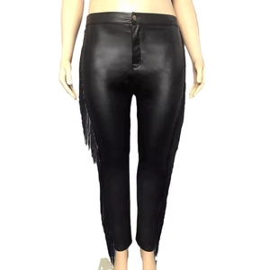 Schwarze Kunstlederhose mit hoher Taille und sexy Fransen an der Seite im Lederlook