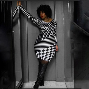Robe courte moulante à manches longues avec motifs géométriques noirs et blancs chics