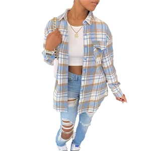 Cappotto da donna oversize a quadri con bavero, tasche e bottoni in blu e giallo