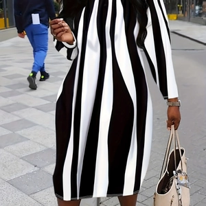 Robe Midi Femme Grande Taille Élégante à Rayures Verticales Col Rond Couleur Contraste Manches Trois-Quarts Décontractée