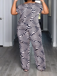 Women's casual two-piece set with black and white wave pattern short sleeve top and wide pants