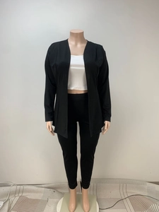 Ensemble 3 pièces femme avec long cardigan, haut court blanc et pantalon taille haute