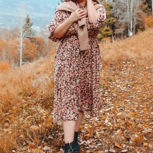 Robe Maxi à Imprimé Floral Grandes Tailles Femme Manches Longues Revers Col V Boutonnée Ceinture Ourlet Volanté Élégante Automne