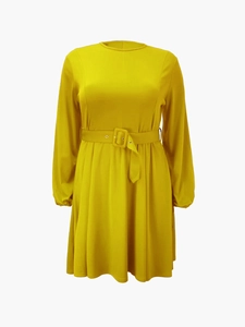Detail of elegant yellow long-sleeve dress with adjustable waist belt and square buckle