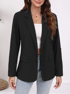 Blazer noir cintré pour femme avec col à revers et sangles de poignets chic