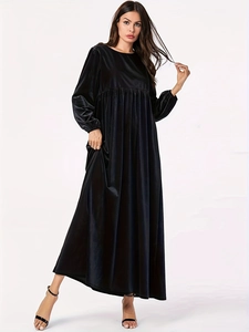 Élégante robe maxi en velours noir grande taille à manches longues et taille plissée