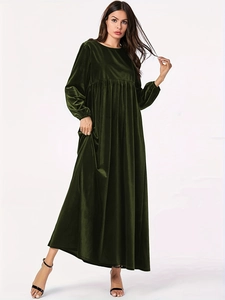 Elegant emerald green velvet long sleeve maxi dress with pleated waist and crew neck