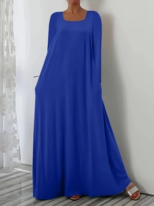 Robe longue bleu roi à manches longues avec col carré et poches latérales pratiques