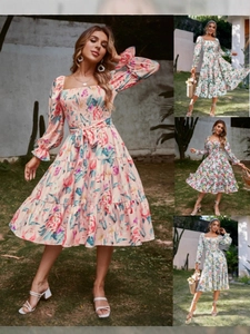 Robe Midi Imprimé Floral pour Femme Col Carré Manches Longues Évasées Smockée Taille Haute à Étages Style Français