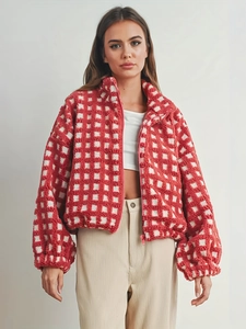 Damen-Fleecejacke mit rot-weißem Karomuster, Reißverschluss und Stehkragen für den Winter