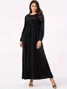 Robe longue élégante en velours noir grande taille avec manches longues et col rond
