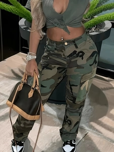 Women's streetwear camouflage cargo pants with multi-pockets and high-waist straight fit