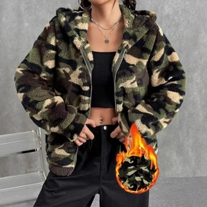 Women Casual Camouflage Plush Hooded Zipper Jacket Thick Warm Fleece Streetwear Long Sleeve Outerwear Top With Pockets