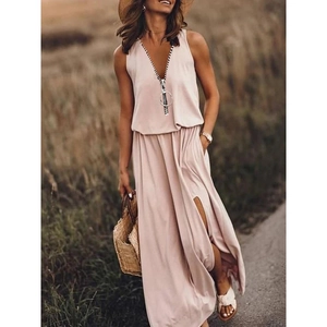 Robe longue rose pâle sans manches avec col en V zippé et fente latérale pour l'été