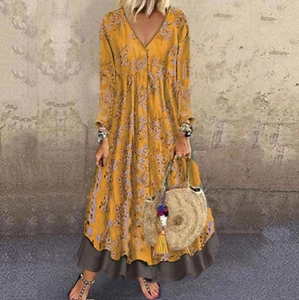 Robe longue bohème à col en V et imprimé floral jaune gingembre avec ourlet patchwork étagé
