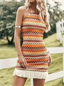 Abito corto stile boho a collo alto con stampa geometrica e orlo a frange