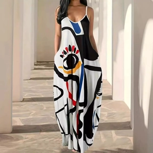Robe longue à bretelles avec imprimé visage abstrait et poches pour l'été chic
