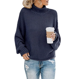 Jersey de cuello alto de punto grueso azul oscuro con hombros caídos