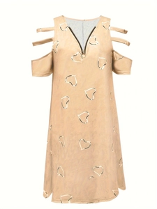 Detail of cold-shoulder sleeve with triple straps on beige heart print dress