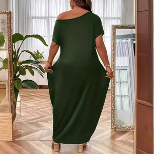 Elegantes tiefgrünes schulterfreies Maxikleid mit Digitaldruck für den Alltag