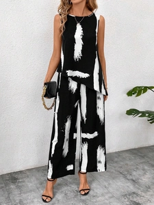 Women's 2-piece set with sleeveless asymmetric top and trousers in black and white brush print