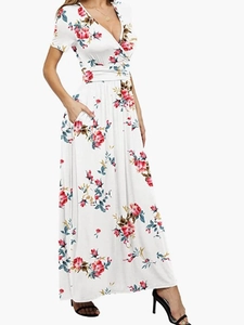 Robe longue d'été blanche à fleurs rouges avec col en V, manches courtes et ceinture taille