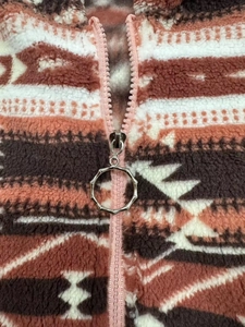 Women's casual hoodie with geometric pattern, pink zipper and round metal ring puller
